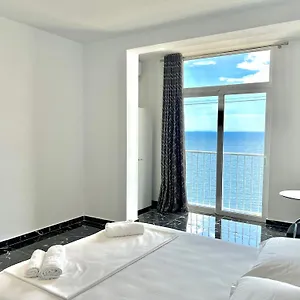 Redi's Seaview , Sarandë Albania